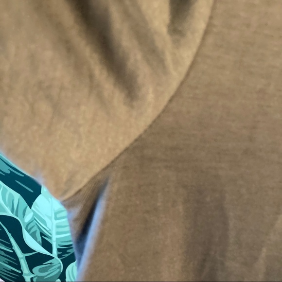 LuLaRoe Small Dark Grey Perfect T NWOT - Picture 6 of 8